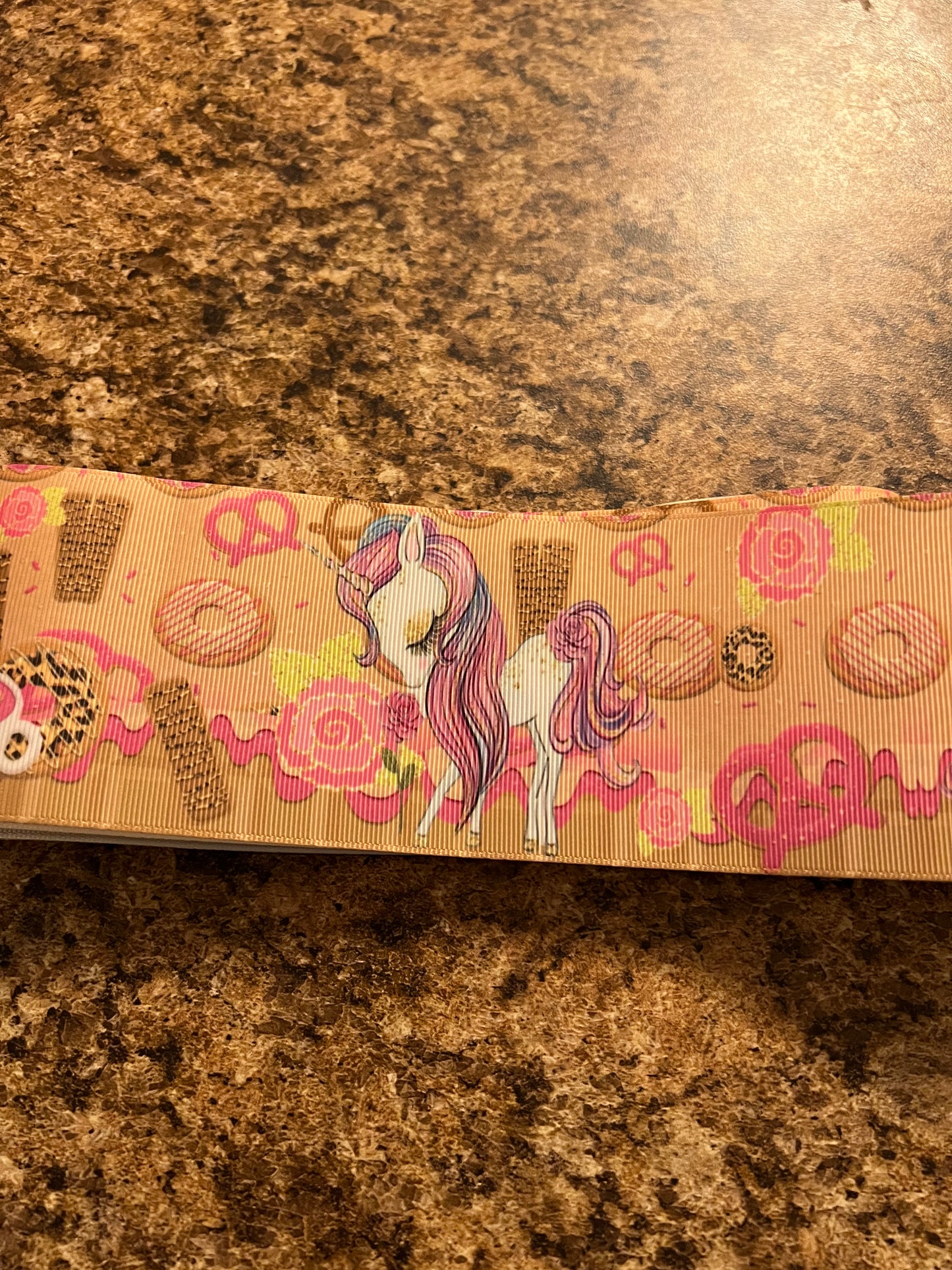 2 yrds Cinta donuts unicorn 3”